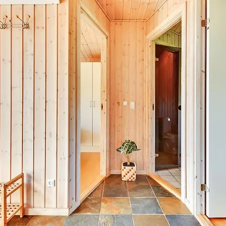 Alexis - 250m From The Sea By Interhome