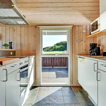 Alexis - 250m From The Sea By Interhome *