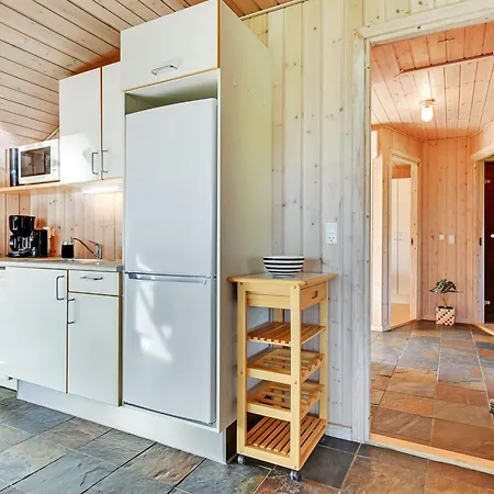 Alexis - 250m From The Sea By Interhome