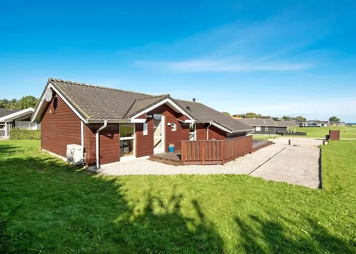 Alexis - 250m From The Sea By Interhome *