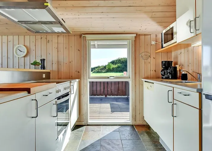 Alexis - 250m From The Sea By Interhome *